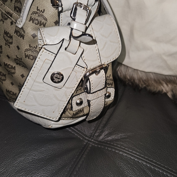 MCM Croc Trim Shoulder Bag And Wallet Set - Picture 8 of 14